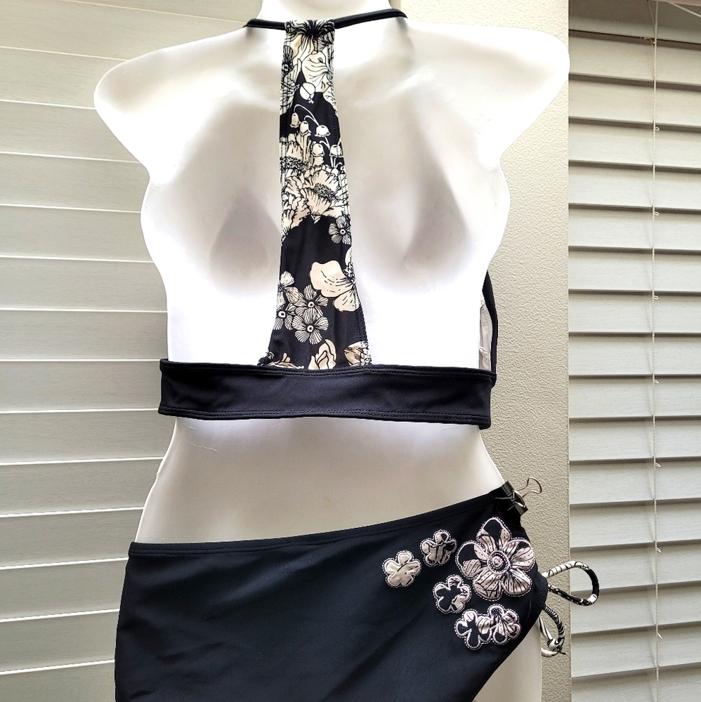 GUC Size L Powder Room B&W racerback bikini
